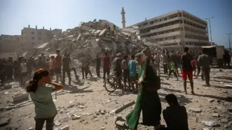 Intensified Aerial Bombardment Continues in Gaza